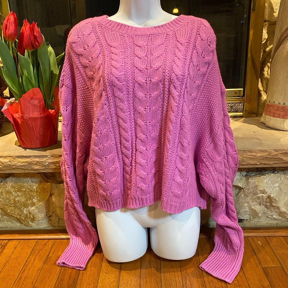 Oversized Cropped Cable Knit Sweater NWT